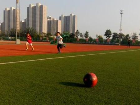 大连大学附属中学